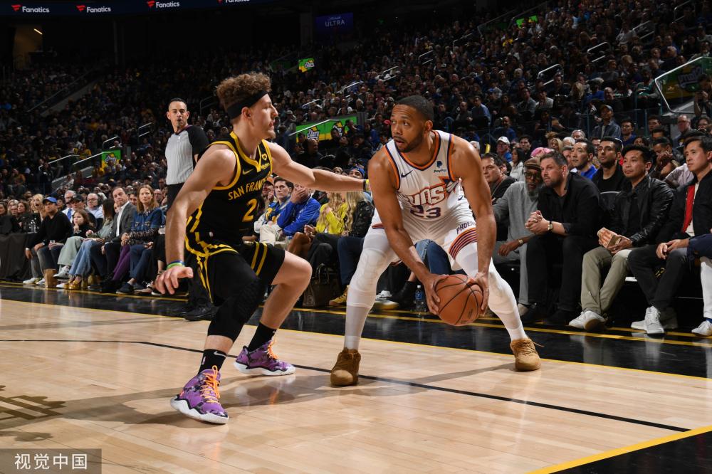 他凭借两个 他凭借两个