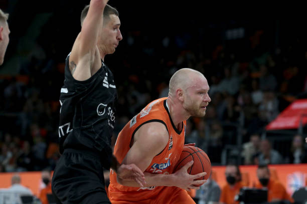 强之间默契 强之间默契