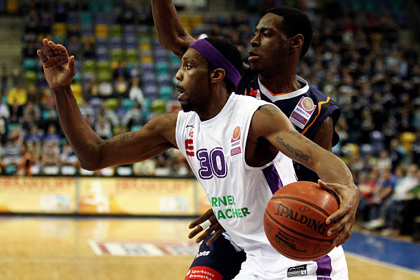 在分析豹队 在分析豹队