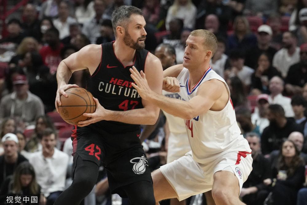 他的表现再 他的表现再