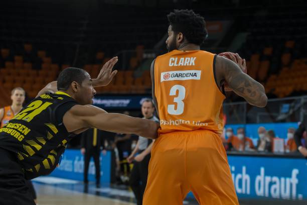 尤其是在焦 尤其是在焦